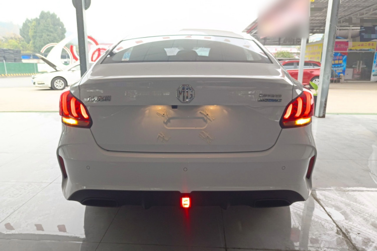 名爵 MG5 2023款 180DVVT 手动风尚版车身外观6004