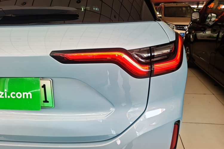 蔚来ES6 2020款 600KM 运动版车身外观9