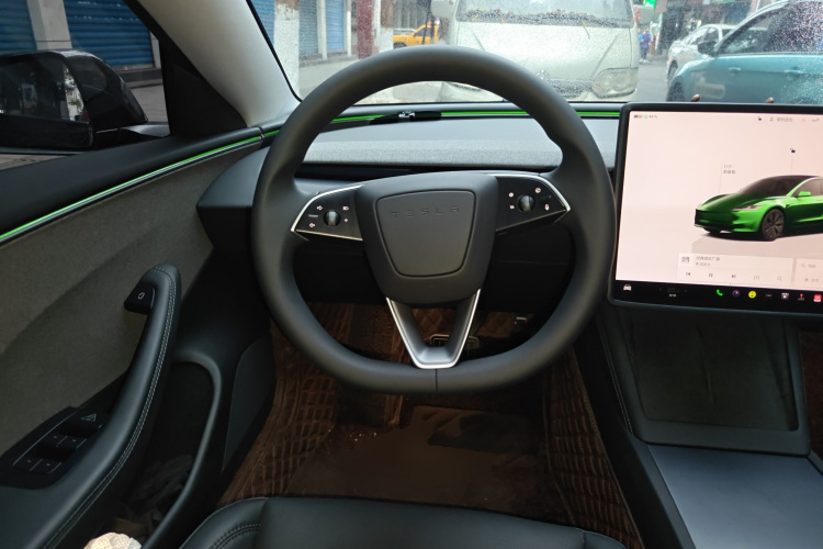 特斯拉 Model 3 2025款 后轮驱动版中控内饰13