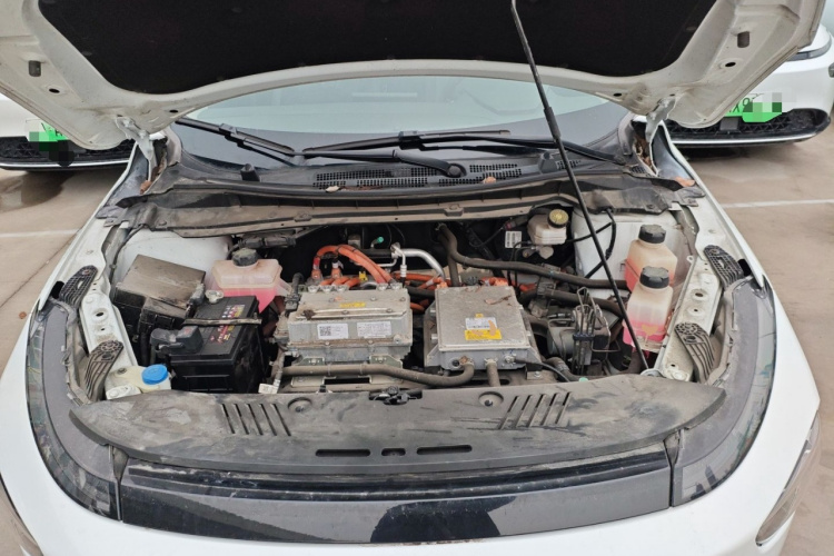 小鹏G3 2022款 G3i 460G机舱底盘24