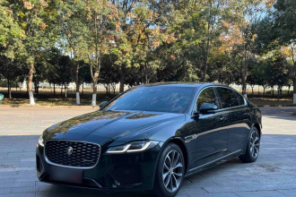 捷豹XFL 2022款 XFL 2.0T P250 两驱精英运动版