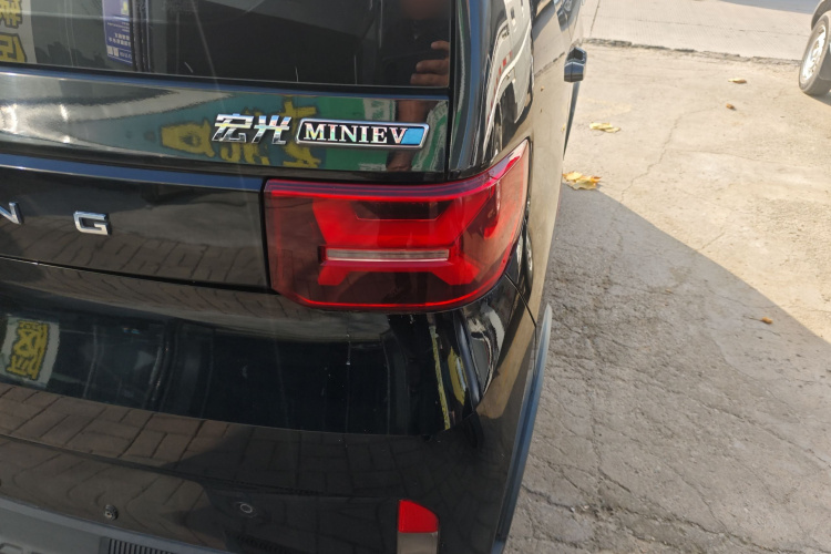 五菱汽车 宏光MINIEV 2022款 GAMEBOY 200km 玩咖款 磷酸铁锂车身外观9