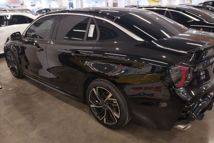 领克03 2023款 1.5TD DCT劲Pro车身外观4