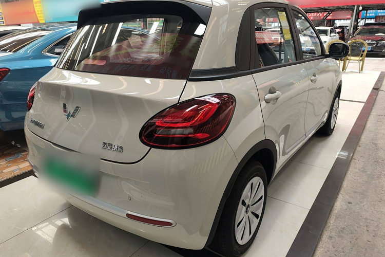 五菱汽车 五菱缤果 2024款 203km 轻享款车身外观7