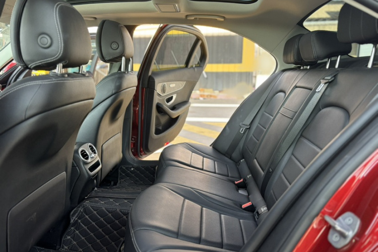 奔驰C级 2019款 改款 C 260 L 运动版中控内饰7002