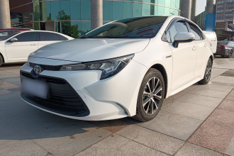 丰田 雷凌 2023款 智能电混双擎 1.8L 领先版