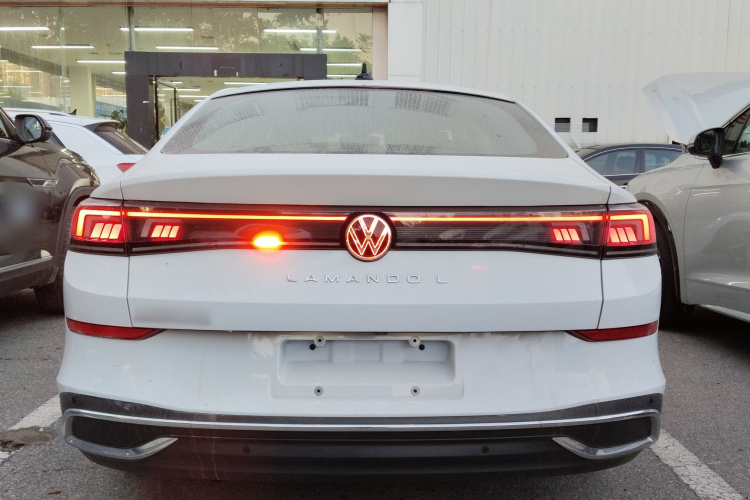 大众 2025款 凌渡L 280TSI DSG酷辣版车身外观6004