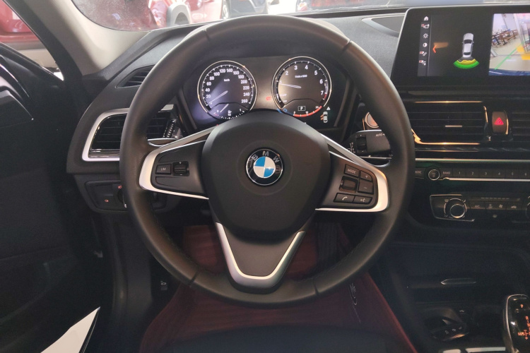 宝马1系 2021款 改款 120i M运动版中控内饰13