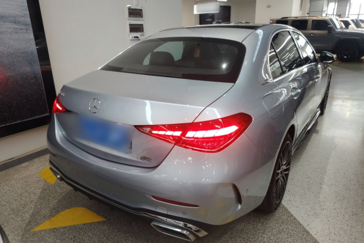 奔驰C级 2022款 C 260 L 运动版车身外观7