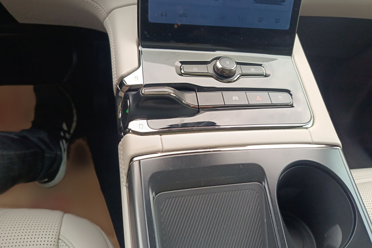 蔚来ES8 2020款 580KM 签名版 六座版局部细节18