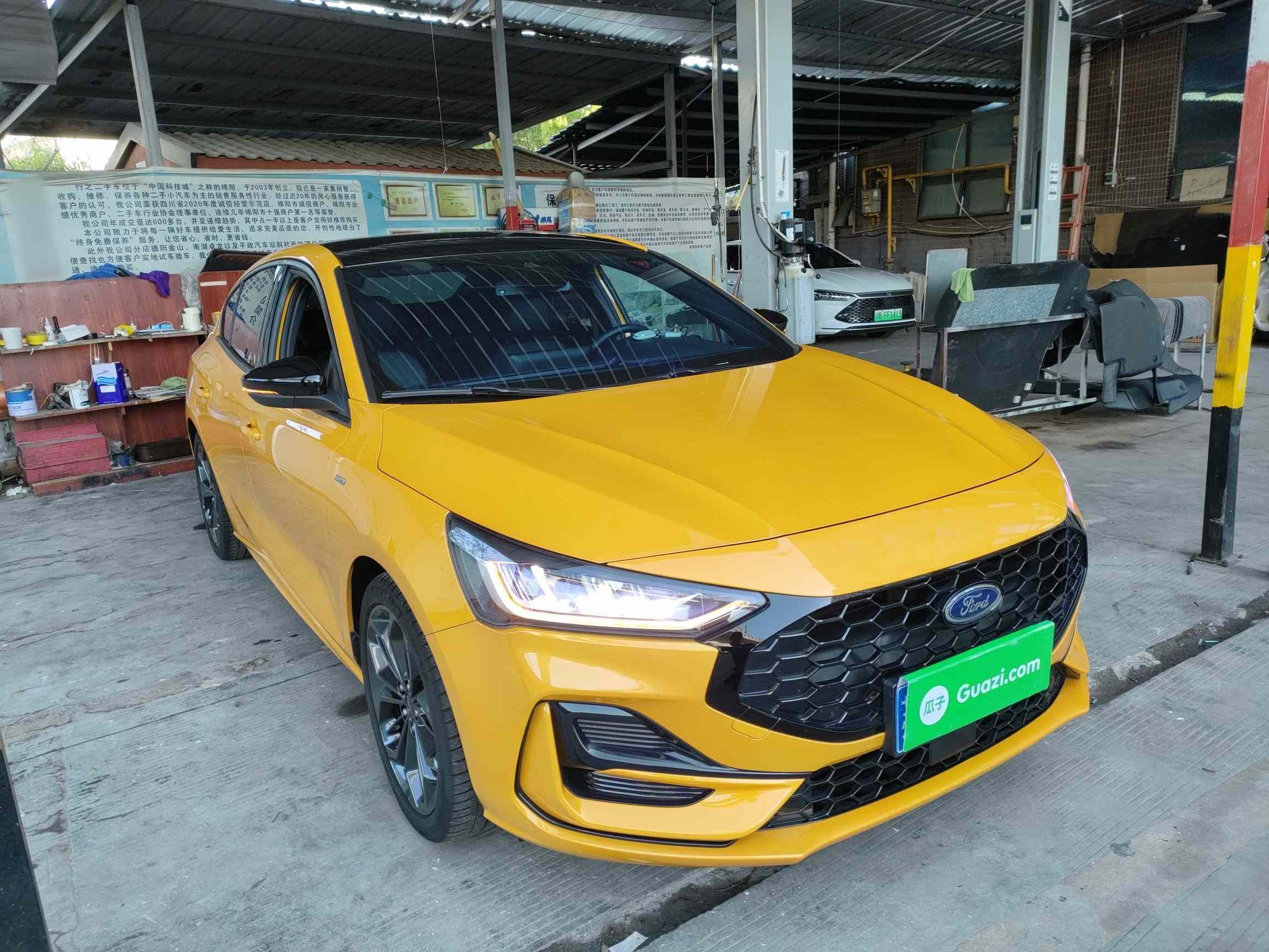 福特 福克斯 2022款 三厢 EcoBoost 180 自动ST Line(5)