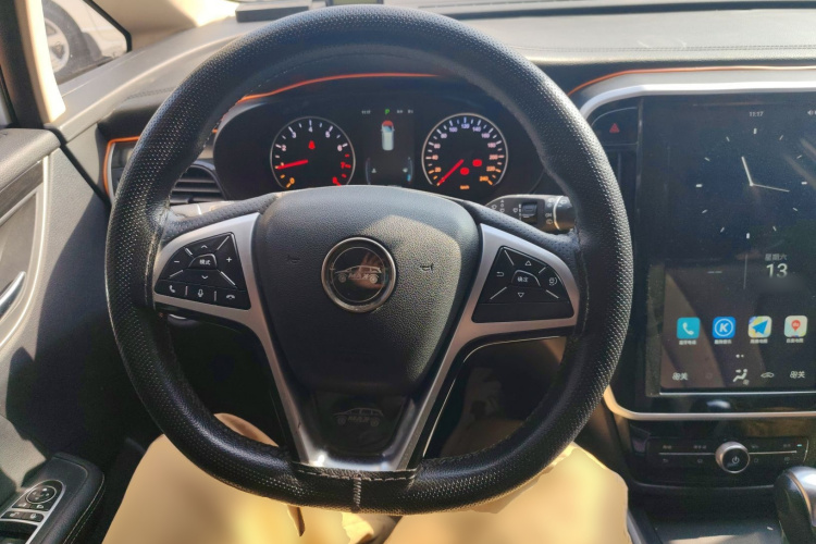 比亚迪 宋MAX 2017款 1.5T 自动智联豪华型 7座中控内饰13