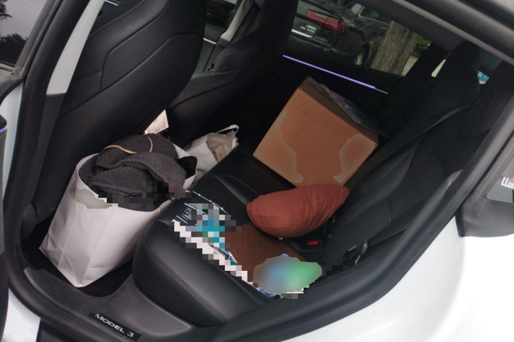 特斯拉 Model 3 2024款 高性能全轮驱动版中控内饰21