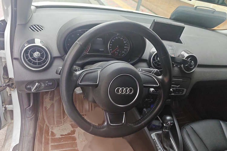 奥迪A1 2016款 30 TFSI Sportback Design风尚版局部细节13