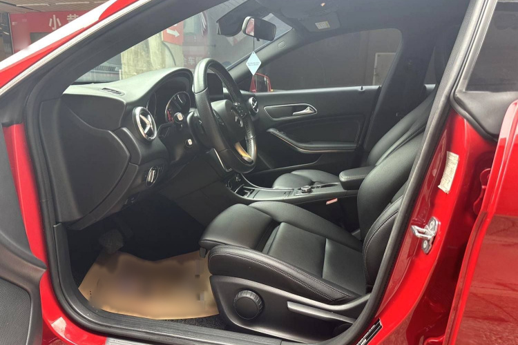 奔驰CLA 2018款 CLA 200 动感型中控内饰7003