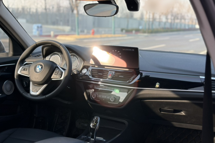 宝马1系 2021款 改款 120i M运动版局部细节16