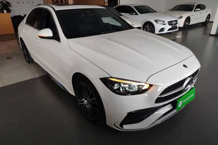 奔驰C级 2023款 改款 C 200 L 运动版车身外观3