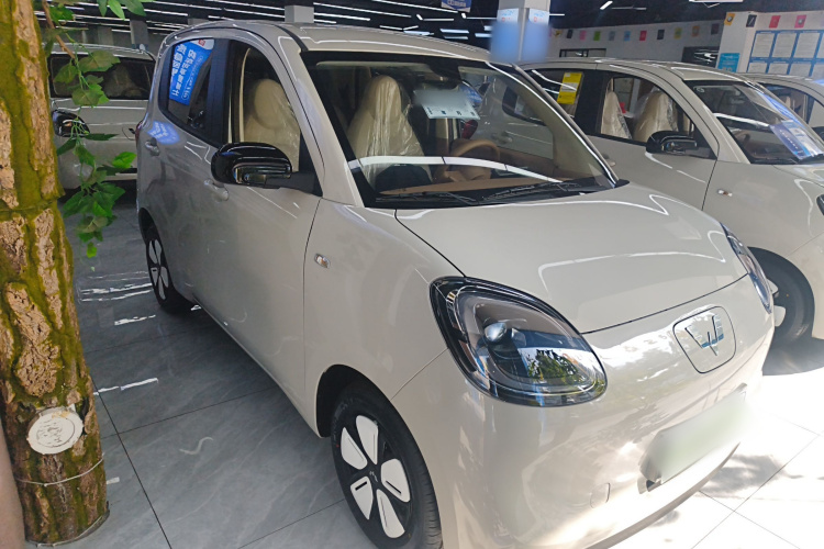 五菱汽车 宏光MINIEV 2025款 四门版 臻享款车身外观3