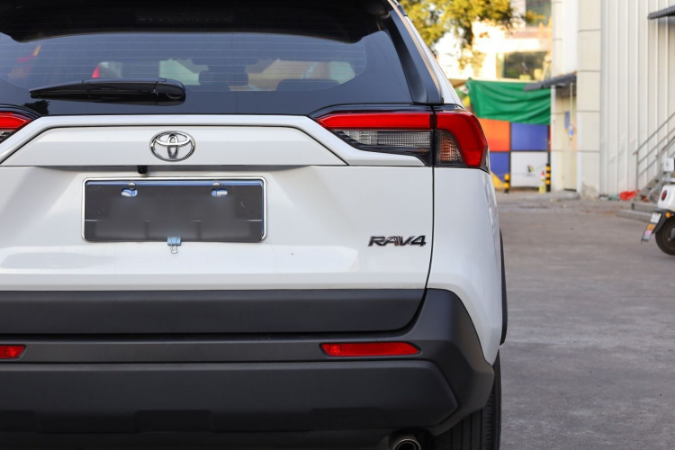丰田 RAV4荣放 2023款 2.0L CVT两驱都市版车身外观6011