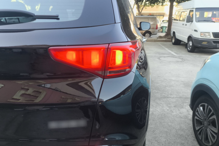 奇瑞 瑞虎7 2018款 1.5T 自动精英版 国V车身外观9