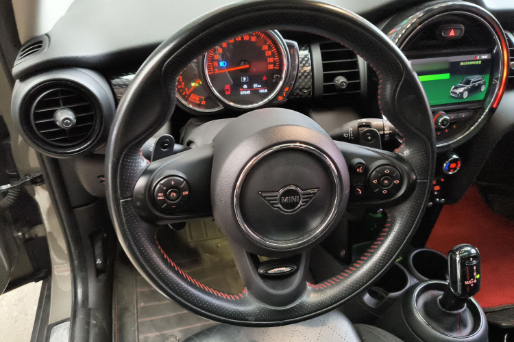 MINI 2019款 2.0T COOPER S 经典派 五门版局部细节13