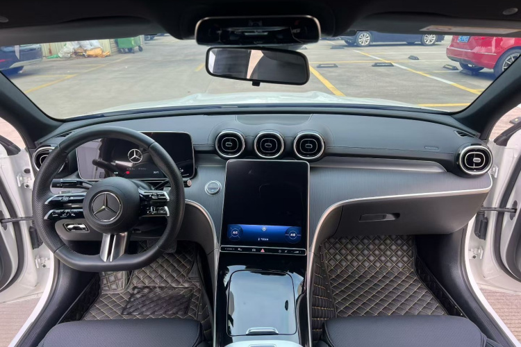 奔驰C级 2023款 C 200 L 运动版中控内饰7003