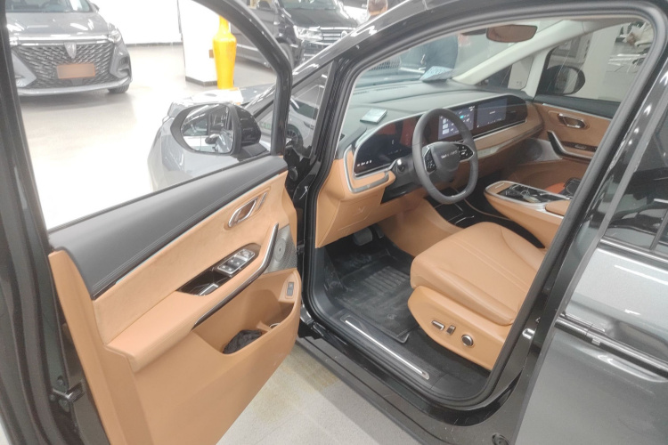 上汽大通MAXUS 大家9 2024款 超混 超长续航森林版 七座中控内饰20