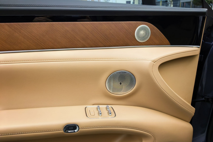 鸿蒙智行 享界S9 2025款 增程 Ultra中控内饰7003