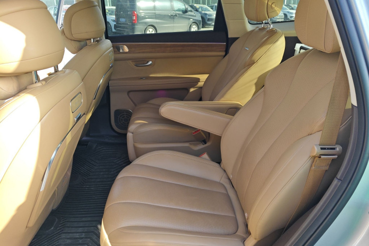 鸿蒙智行 问界M7 2024款 1.5T 智驾四驱Ultra版 6座中控内饰7004