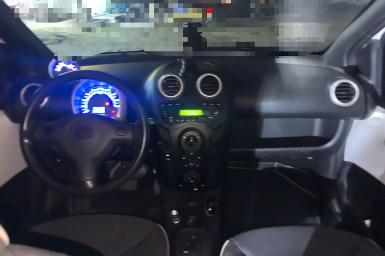 比亚迪F0 2015款 1.0L AMT 铉酷型中控内饰7002