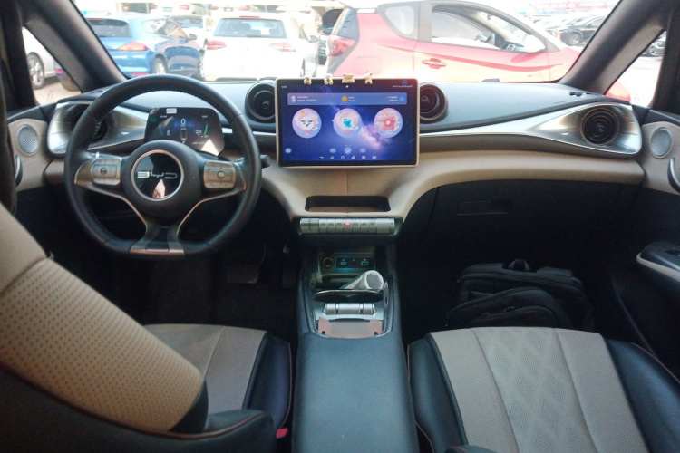 比亚迪 海豚 2024款 荣耀版 420km 自由版中控内饰12