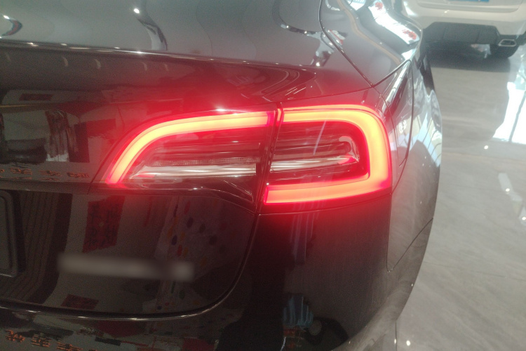 特斯拉 Model 3 2021款 标准续航后驱升级版 3D6车身外观9