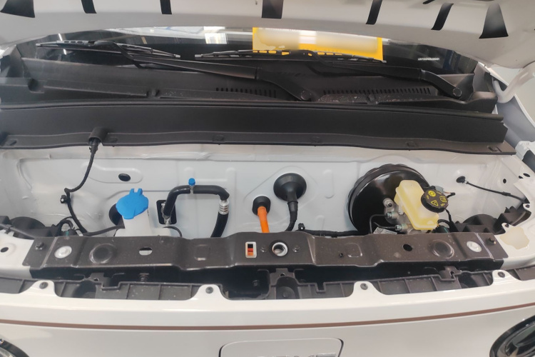 吉利银河 2024款 熊猫mini 200km 耐力熊机舱底盘24