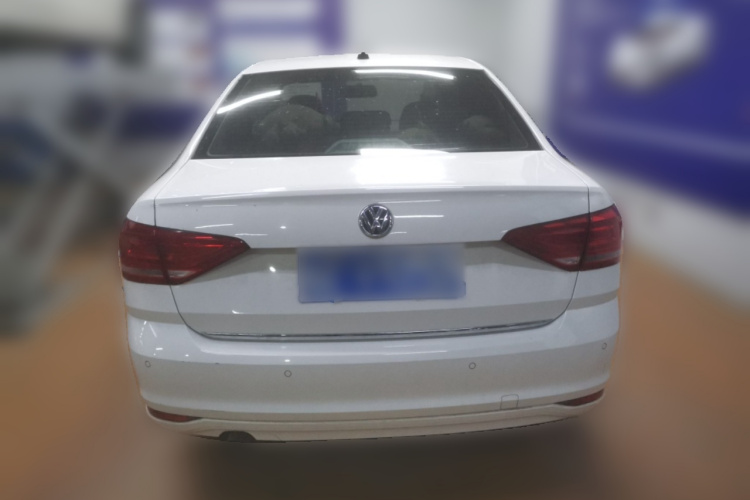 大众 朗逸 2015款 1.6L 自动舒适版车身外观6