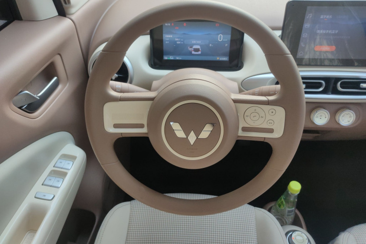 五菱汽车 宏光MINIEV 2025款 四门版 臻享+款中控内饰13