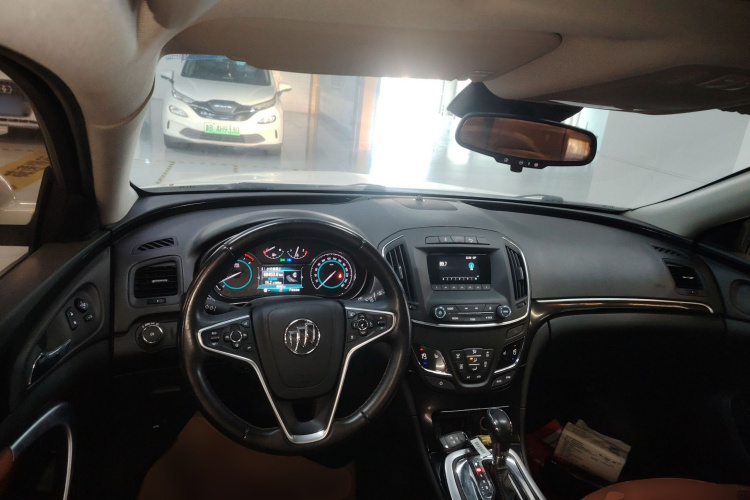 别克 君威 2015款 GS 2.0T 豪情运动版中控内饰12