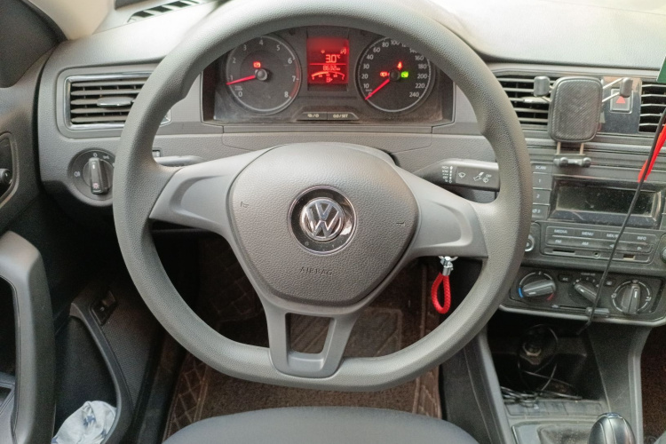 大众 桑塔纳 2018款 1.5L 自动风尚版中控内饰13