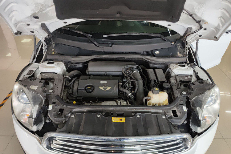 MINI Countryman 2013款 1.6T COOPER ALL4 Excitement机舱底盘24