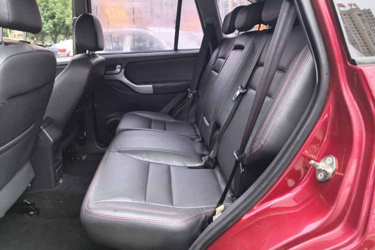 奇瑞 瑞虎3 2015款 1.6L 手动智尚纪念版中控内饰21