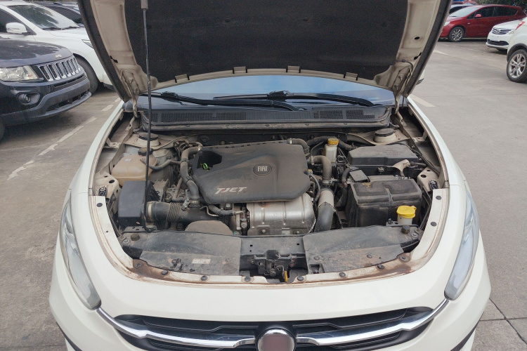 菲亚特 致悦 2014款 1.4T 自动舒适版机舱底盘24