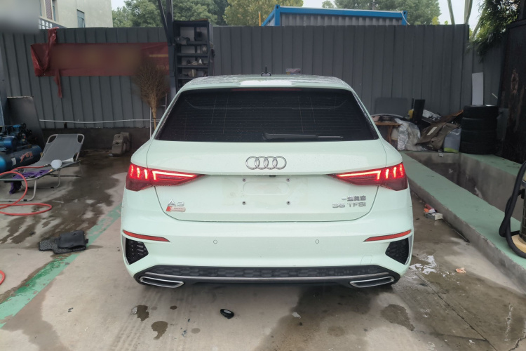 奥迪A3 2024款 Sportback 35 TFSI 时尚运动型车身外观6