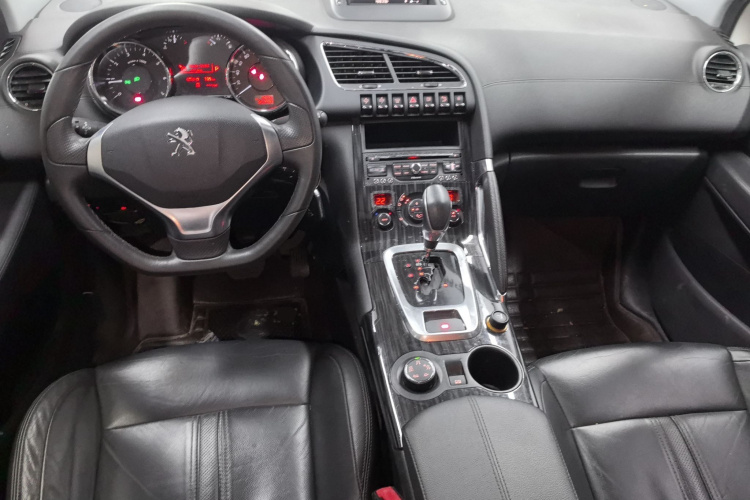 标致3008 2013款 1.6THP 自动至尚版中控内饰12