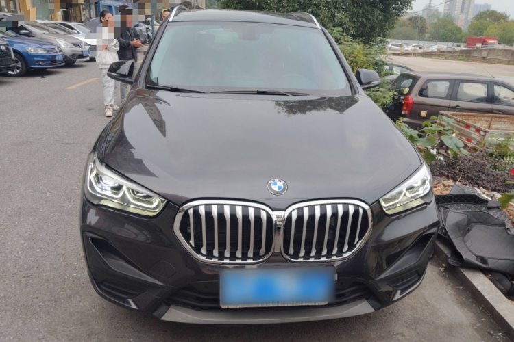 宝马X1 2021款 改款 sDrive25Li 领先型车身外观6001