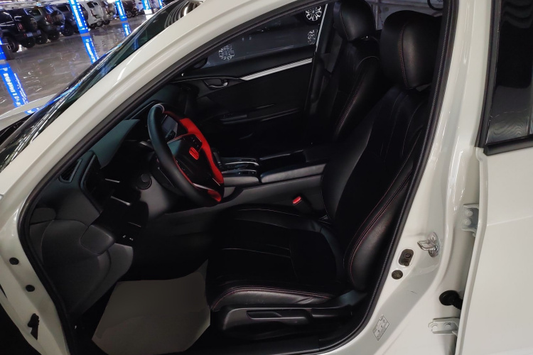 本田 思域 2021款 HATCHBACK 220TURBO CVT潮酷控中控内饰19