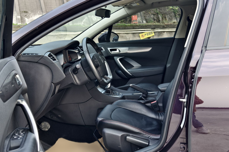 DS 5LS 2016款 1.6T 风尚版THP160中控内饰7004