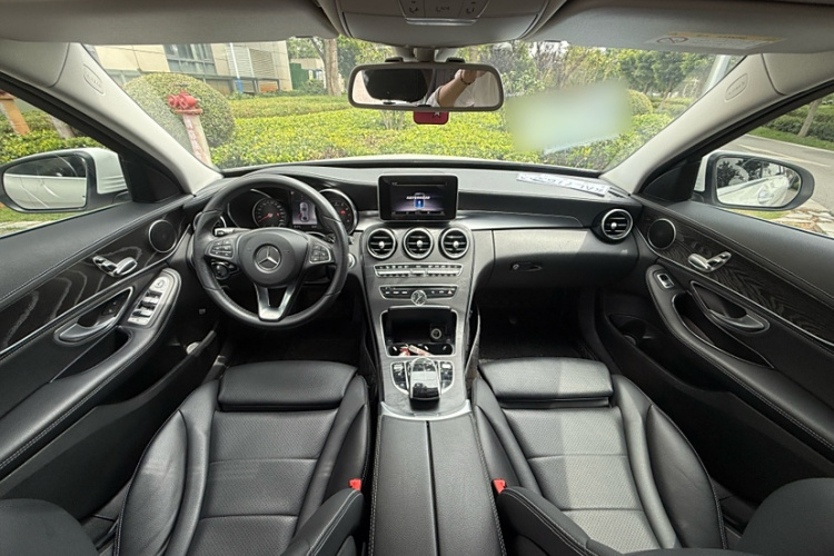 奔驰C级 2018款 C 180 L 时尚型运动版中控内饰7001
