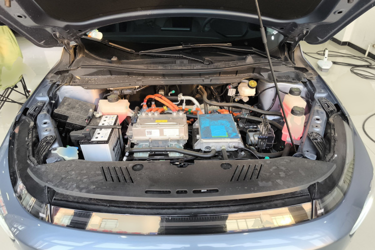 小鹏G3 2022款 G3i 460N机舱底盘24