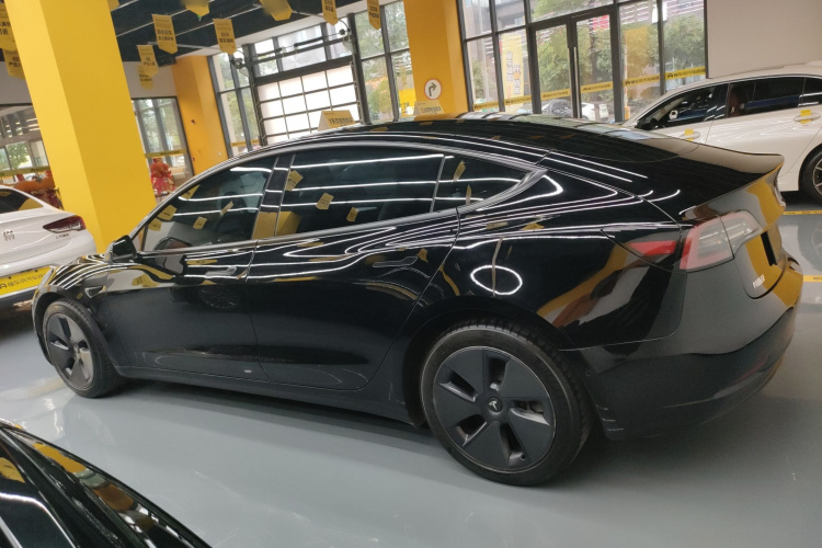 特斯拉 Model 3 2021款 标准续航后驱升级版 3D6车身外观4