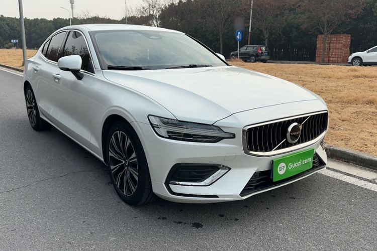 沃尔沃S60 2023款 B4 智远豪华版车身外观6006