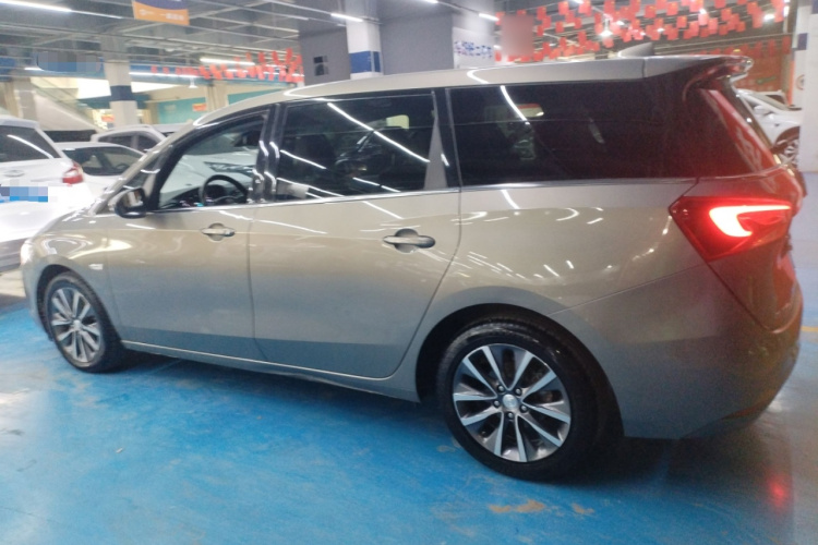 别克GL6 2018款 18T 6座尊贵型车身外观4